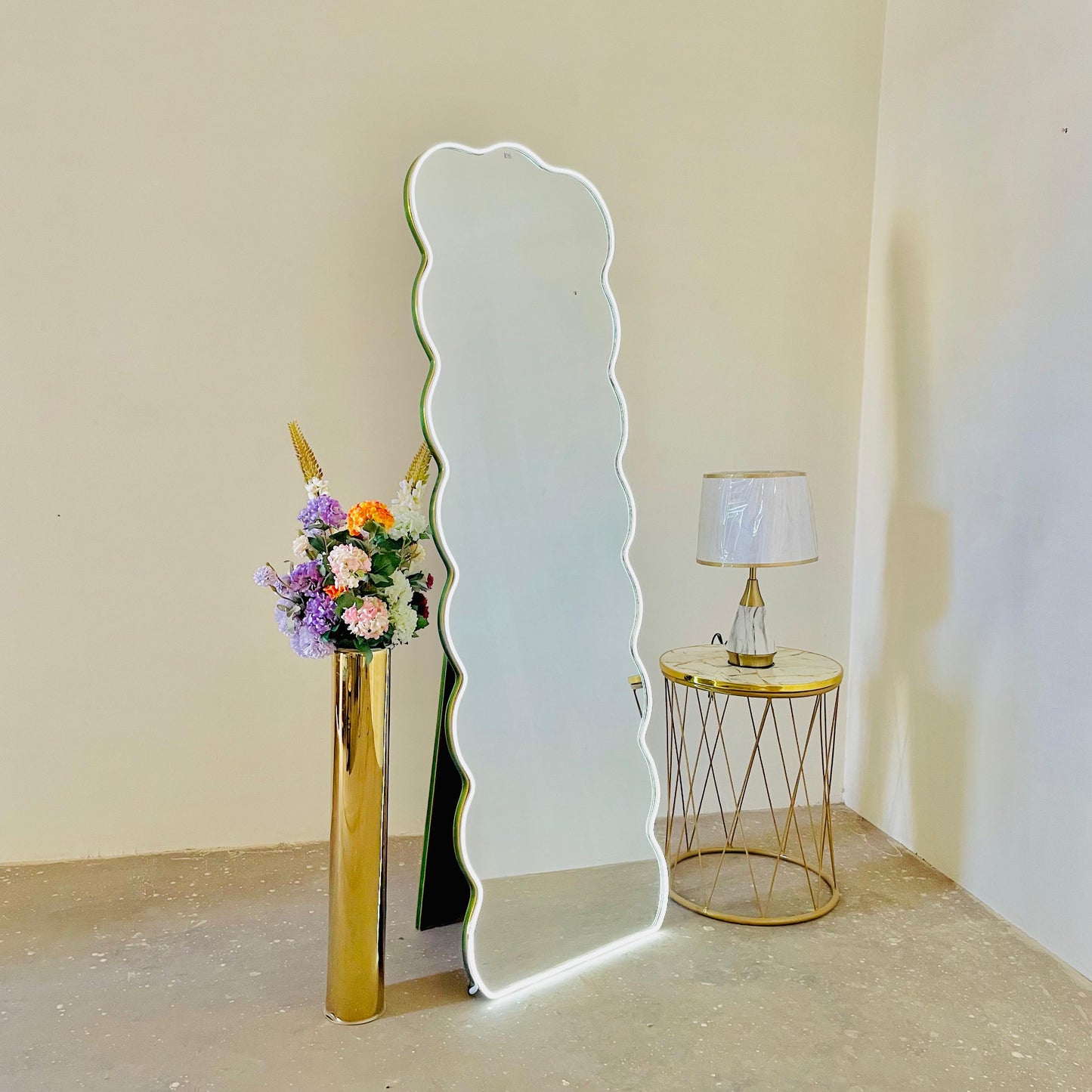 Standing Bubble Full length Mirror With LED Light