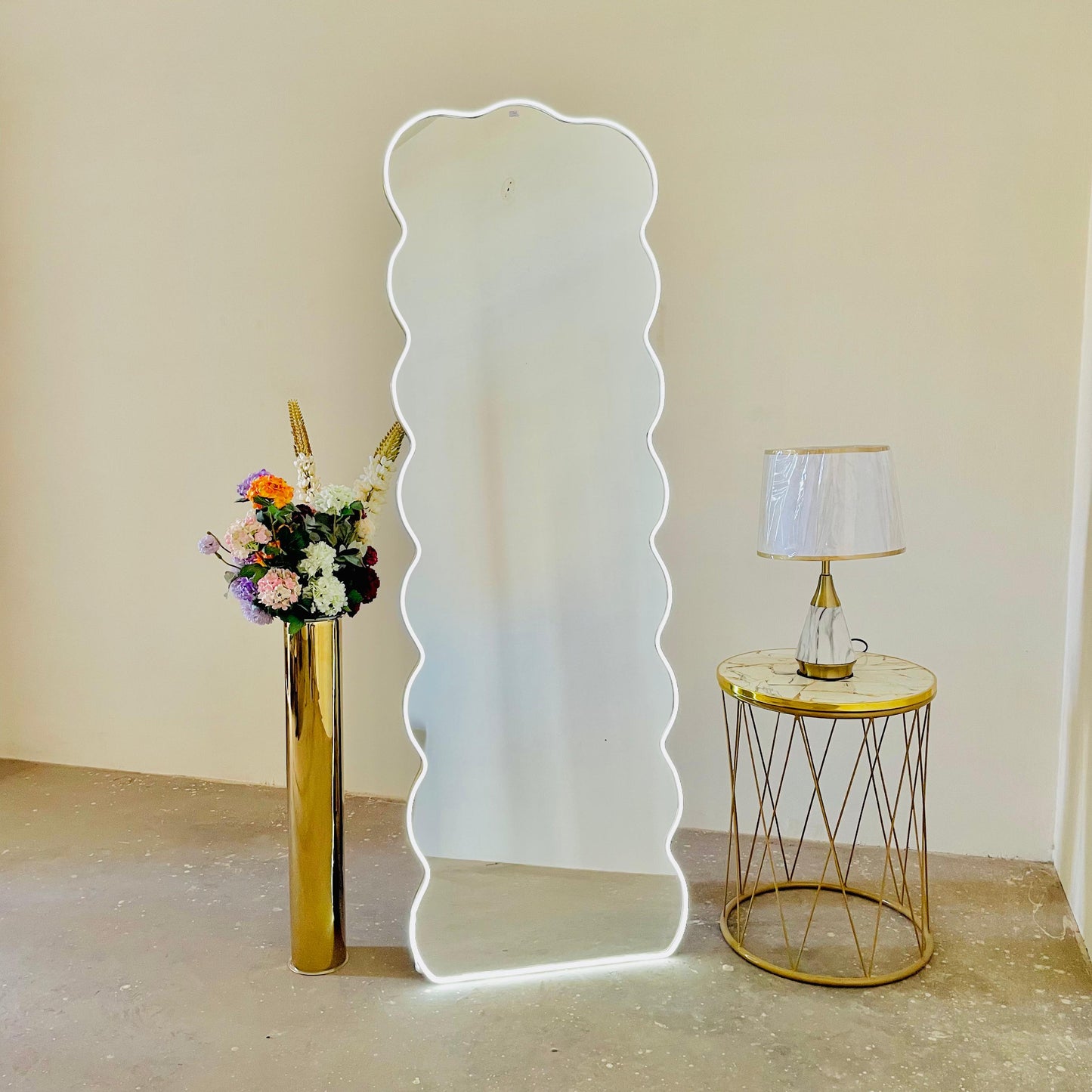 Standing Bubble Full length Mirror With LED Light